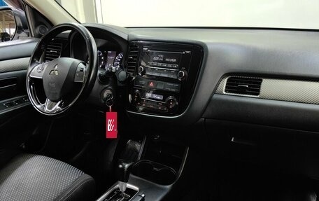 Mitsubishi Outlander III рестайлинг 3, 2016 год, 1 480 000 рублей, 7 фотография