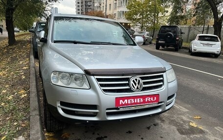 Volkswagen Touareg III, 2004 год, 1 350 000 рублей, 2 фотография