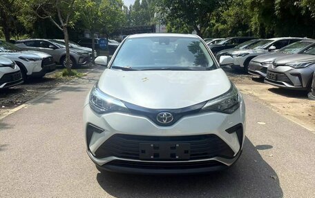 Toyota C-HR I рестайлинг, 2024 год, 3 900 000 рублей, 2 фотография