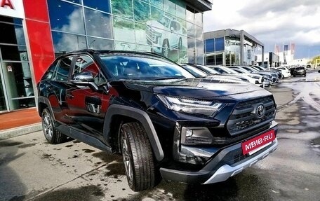 Toyota RAV4, 2024 год, 4 650 000 рублей, 3 фотография