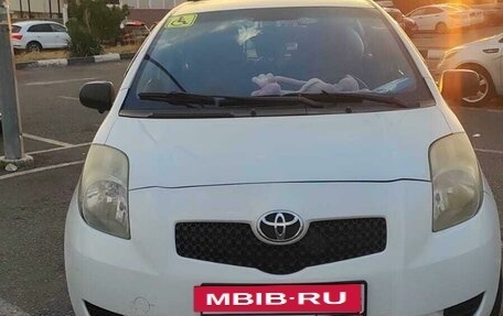 Toyota Yaris III рестайлинг, 2007 год, 600 000 рублей, 4 фотография