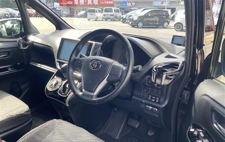 Toyota Voxy III, 2020 год, 2 190 090 рублей, 4 фотография