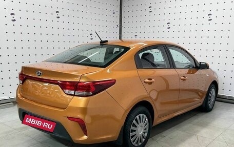 KIA Rio IV, 2018 год, 1 370 000 рублей, 2 фотография