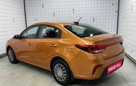 KIA Rio IV, 2018 год, 1 370 000 рублей, 4 фотография