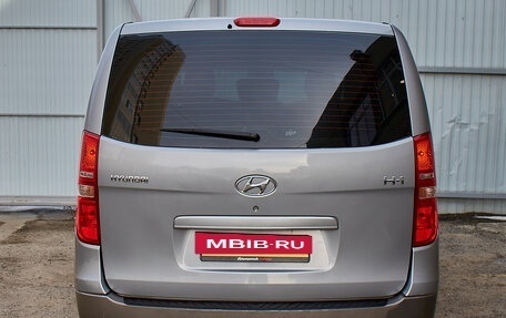 Hyundai H-1 II рестайлинг, 2013 год, 1 720 000 рублей, 5 фотография