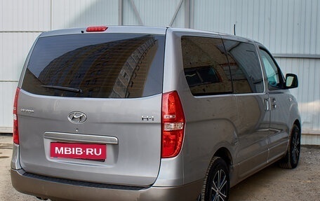 Hyundai H-1 II рестайлинг, 2013 год, 1 720 000 рублей, 4 фотография