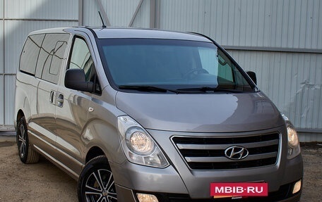 Hyundai H-1 II рестайлинг, 2013 год, 1 720 000 рублей, 3 фотография