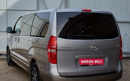 Hyundai H-1 II рестайлинг, 2013 год, 1 720 000 рублей, 6 фотография