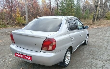 Toyota Platz, 2000 год, 310 000 рублей, 2 фотография