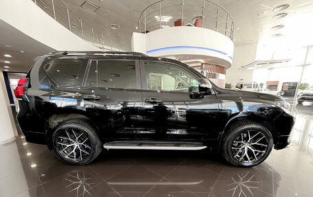 Toyota Land Cruiser Prado 150 рестайлинг 2, 2018 год, 5 526 000 рублей, 4 фотография