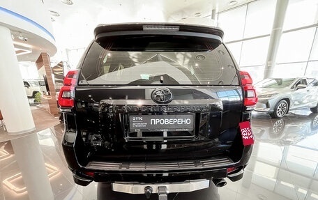 Toyota Land Cruiser Prado 150 рестайлинг 2, 2018 год, 5 526 000 рублей, 6 фотография