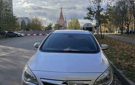 Opel Astra J, 2011 год, 770 000 рублей, 1 фотография