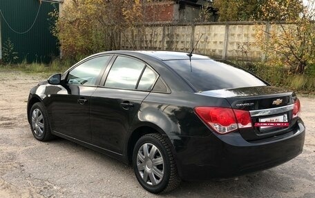 Chevrolet Cruze II, 2011 год, 850 000 рублей, 3 фотография