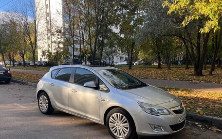 Opel Astra J, 2011 год, 770 000 рублей, 3 фотография