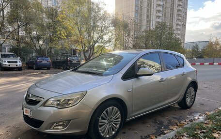 Opel Astra J, 2011 год, 770 000 рублей, 4 фотография