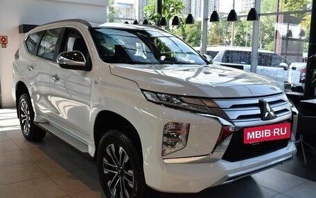 Mitsubishi Montero Sport, 2023 год, 6 100 000 рублей, 3 фотография