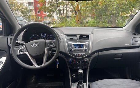 Hyundai Solaris II рестайлинг, 2015 год, 1 330 000 рублей, 2 фотография