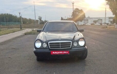 Mercedes-Benz E-Класс, 1998 год, 560 000 рублей, 2 фотография