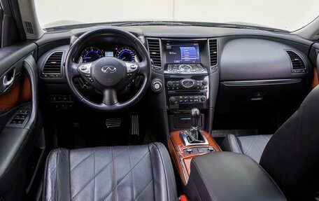 Infiniti QX70, 2014 год, 2 180 000 рублей, 11 фотография