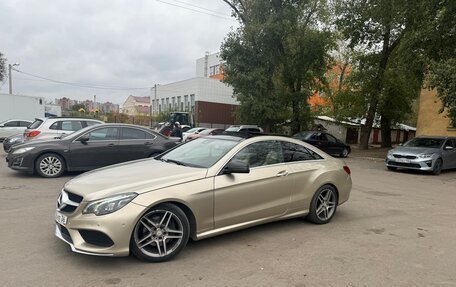 Mercedes-Benz E-Класс, 2015 год, 1 850 000 рублей, 3 фотография