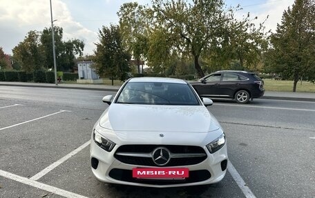 Mercedes-Benz A-Класс, 2019 год, 3 500 000 рублей, 8 фотография