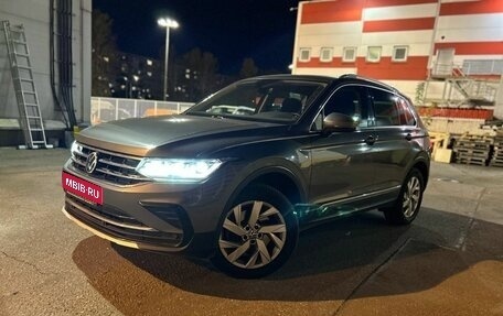 Volkswagen Tiguan II, 2021 год, 3 437 000 рублей, 1 фотография