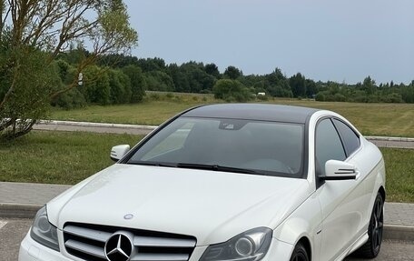 Mercedes-Benz C-Класс, 2011 год, 1 390 000 рублей, 1 фотография