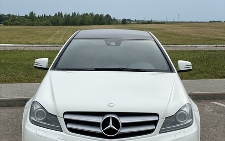 Mercedes-Benz C-Класс, 2011 год, 1 390 000 рублей, 2 фотография