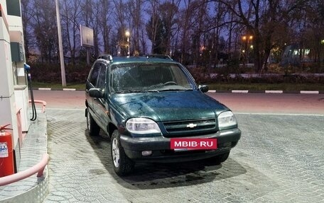 Chevrolet Niva I рестайлинг, 2004 год, 285 000 рублей, 2 фотография