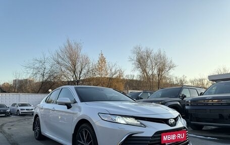 Toyota Camry, 2021 год, 3 950 000 рублей, 7 фотография