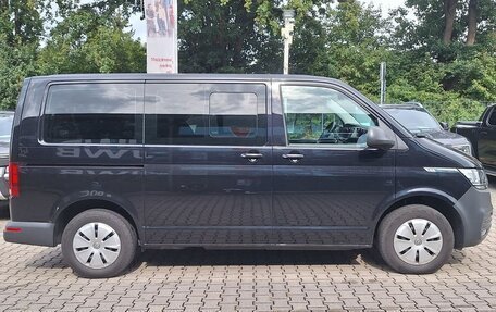 Volkswagen Caravelle T6 рестайлинг, 2022 год, 5 645 000 рублей, 4 фотография