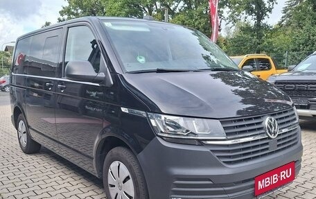 Volkswagen Caravelle T6 рестайлинг, 2022 год, 5 645 000 рублей, 3 фотография