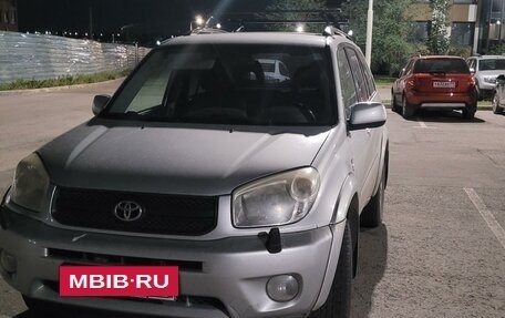 Toyota RAV4, 2004 год, 700 000 рублей, 3 фотография