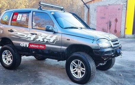 Chevrolet Niva I рестайлинг, 2004 год, 450 000 рублей, 1 фотография