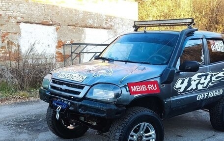 Chevrolet Niva I рестайлинг, 2004 год, 450 000 рублей, 2 фотография