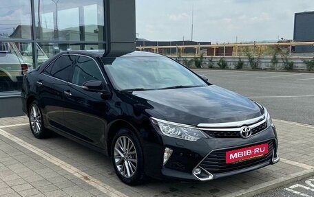 Toyota Camry, 2017 год, 2 359 000 рублей, 3 фотография