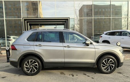 Volkswagen Tiguan II, 2018 год, 2 789 000 рублей, 4 фотография