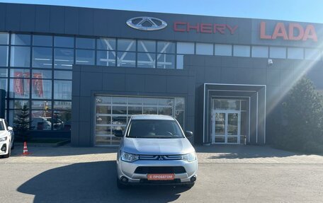 Mitsubishi Outlander III рестайлинг 3, 2013 год, 1 200 000 рублей, 2 фотография