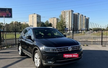 Volkswagen Tiguan II, 2018 год, 3 100 000 рублей, 2 фотография