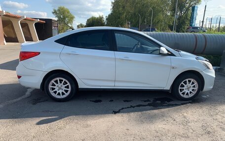 Hyundai Solaris II рестайлинг, 2011 год, 615 000 рублей, 5 фотография