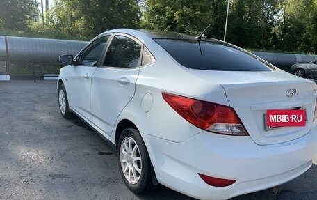 Hyundai Solaris II рестайлинг, 2011 год, 615 000 рублей, 8 фотография