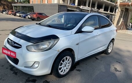 Hyundai Solaris II рестайлинг, 2011 год, 615 000 рублей, 7 фотография