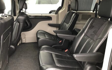 Chrysler Voyager IV, 2014 год, 2 550 000 рублей, 6 фотография