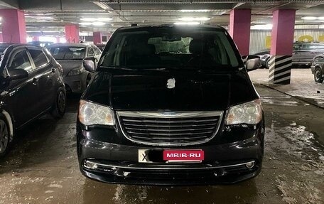 Chrysler Voyager IV, 2014 год, 2 550 000 рублей, 22 фотография