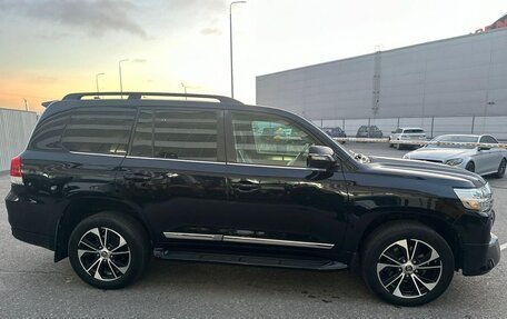 Toyota Land Cruiser 200, 2015 год, 5 999 000 рублей, 18 фотография