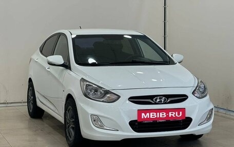 Hyundai Solaris II рестайлинг, 2012 год, 1 050 000 рублей, 2 фотография