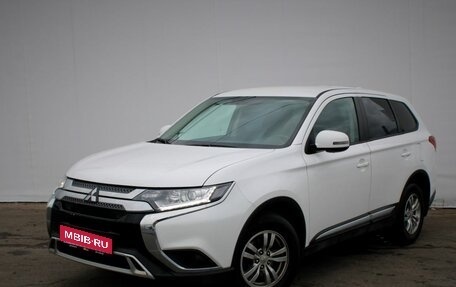 Mitsubishi Outlander III рестайлинг 3, 2019 год, 2 480 000 рублей, 1 фотография