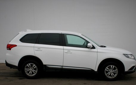 Mitsubishi Outlander III рестайлинг 3, 2019 год, 2 480 000 рублей, 8 фотография