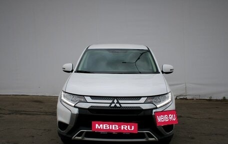 Mitsubishi Outlander III рестайлинг 3, 2019 год, 2 480 000 рублей, 2 фотография