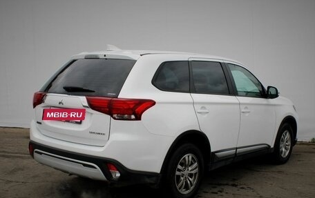 Mitsubishi Outlander III рестайлинг 3, 2019 год, 2 480 000 рублей, 7 фотография